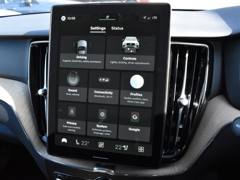 2025 (75) VOLVO XC60 2.0 B5P Plus Dark 5dr AWD Geartronic 5186417