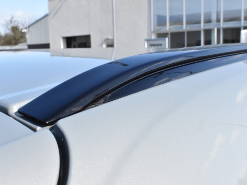 2025 (75) VOLVO XC60 2.0 B5P Plus Dark 5dr AWD Geartronic 5186457