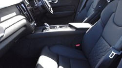 2025 (75) VOLVO XC60 2.0 B5P Plus Dark 5dr AWD Geartronic 5186441