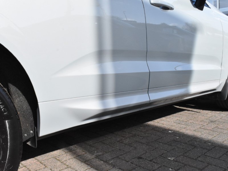 2025 (75) VOLVO XC60 2.0 B5P Plus Dark 5dr AWD Geartronic 5186460