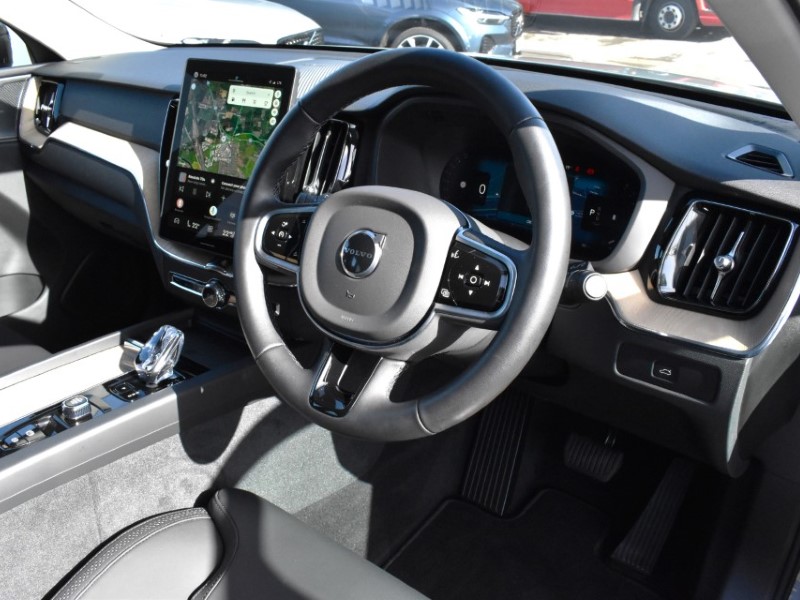 2025 (75) VOLVO XC60 2.0 B5P Plus Dark 5dr AWD Geartronic 5186434