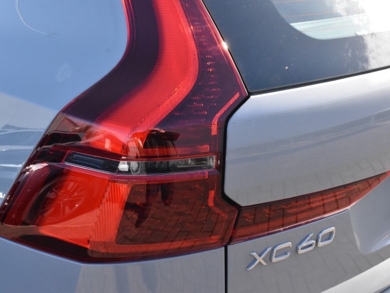 2025 (75) VOLVO XC60 2.0 B5P Plus Dark 5dr AWD Geartronic 5186454