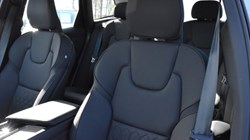 2025 (75) VOLVO XC60 2.0 B5P Plus Dark 5dr AWD Geartronic 5186444