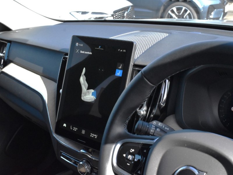 2025 (75) VOLVO XC60 2.0 B5P Plus Dark 5dr AWD Geartronic 5186431