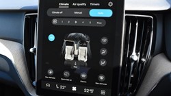 2025 (75) VOLVO XC60 2.0 B5P Plus Dark 5dr AWD Geartronic 5186419