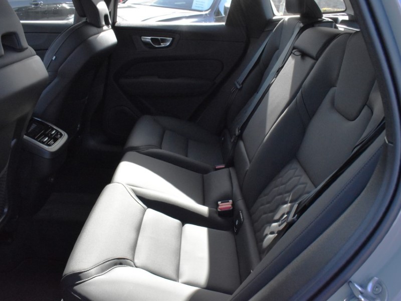 2025 (75) VOLVO XC60 2.0 B5P Plus Dark 5dr AWD Geartronic 5186445