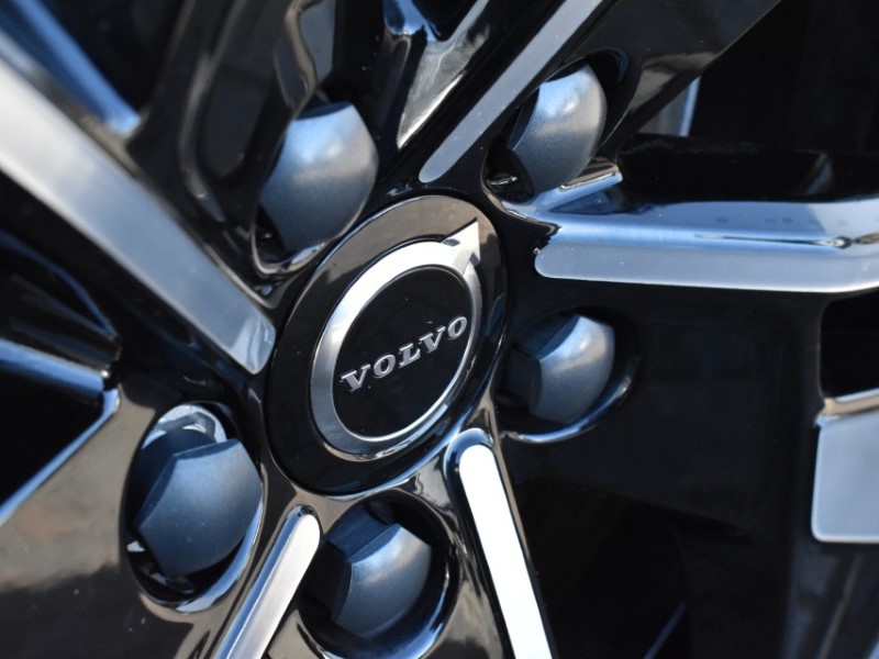 2025 (75) VOLVO XC60 2.0 B5P Plus Dark 5dr AWD Geartronic 5186452