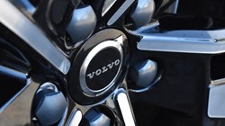 2025 (75) VOLVO XC60 2.0 B5P Plus Dark 5dr AWD Geartronic 5186452