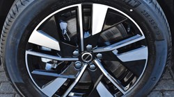 2025 (75) VOLVO XC60 2.0 B5P Plus Dark 5dr AWD Geartronic 5186451