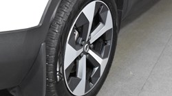 2024 (74) VOLVO XC40 2.0 B3P Plus Dark 5dr Auto 4564067