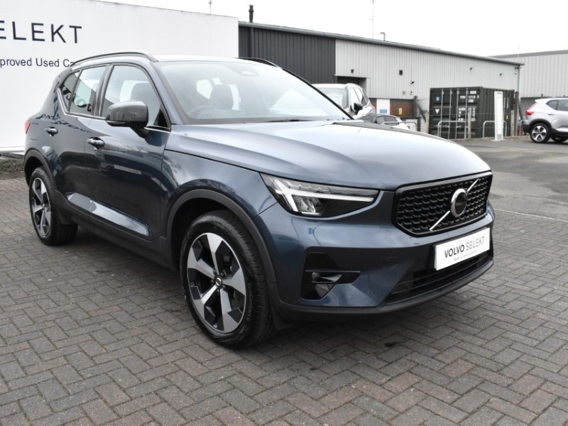 2025 (75) VOLVO XC40 2.0 B3P Plus Dark 5dr Auto