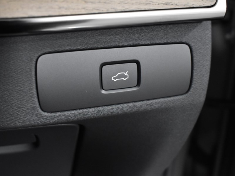 2025 (25) VOLVO XC90 2.0 T8 [455] RC PHEV Plus Dark 5dr AWD Geartronic 4730548