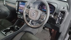 2022 (72) VOLVO XC40 2.0 B4P Ultimate Dark 5dr Auto 4597591