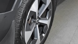 2022 (72) VOLVO XC40 2.0 B4P Ultimate Dark 5dr Auto 4597723