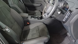 2022 (72) VOLVO XC40 2.0 B4P Ultimate Dark 5dr Auto 4597592