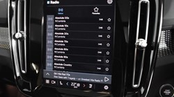 2022 (72) VOLVO XC40 2.0 B4P Ultimate Dark 5dr Auto 4597704