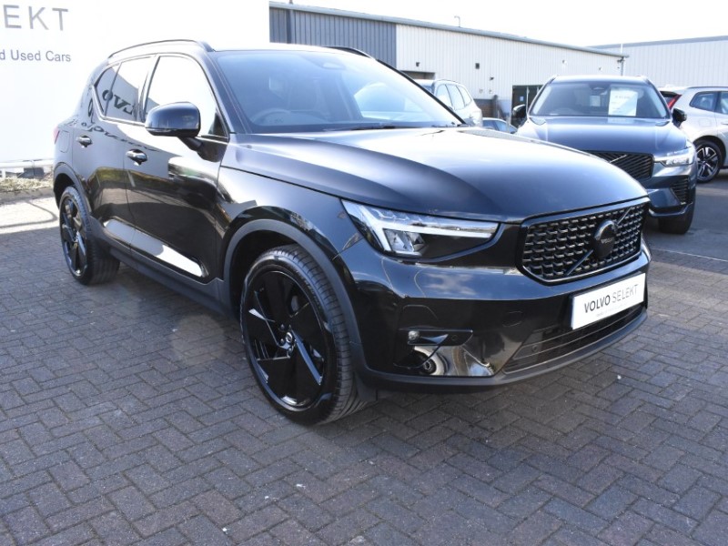 2025 (75) VOLVO XC40 2.0 B3P Plus Black Edition 5dr Auto