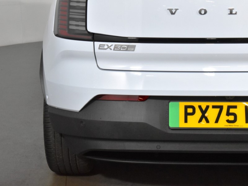 2025 (75) VOLVO EX30 200kW SM Extended Range Ultra 69kWh 5dr Auto 4635773