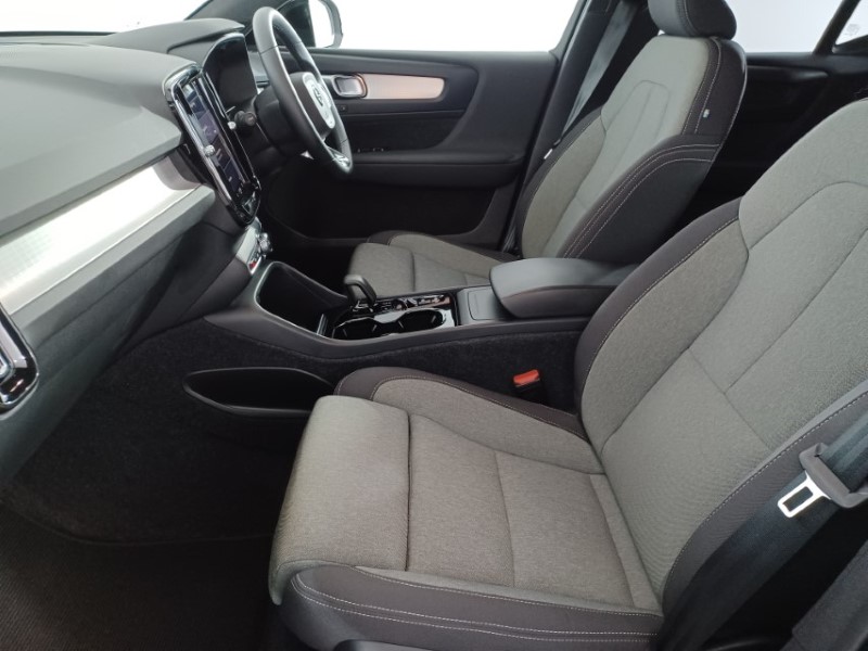 2024 (24) VOLVO XC40 2.0 B4P Plus Dark 5dr Auto 4588890