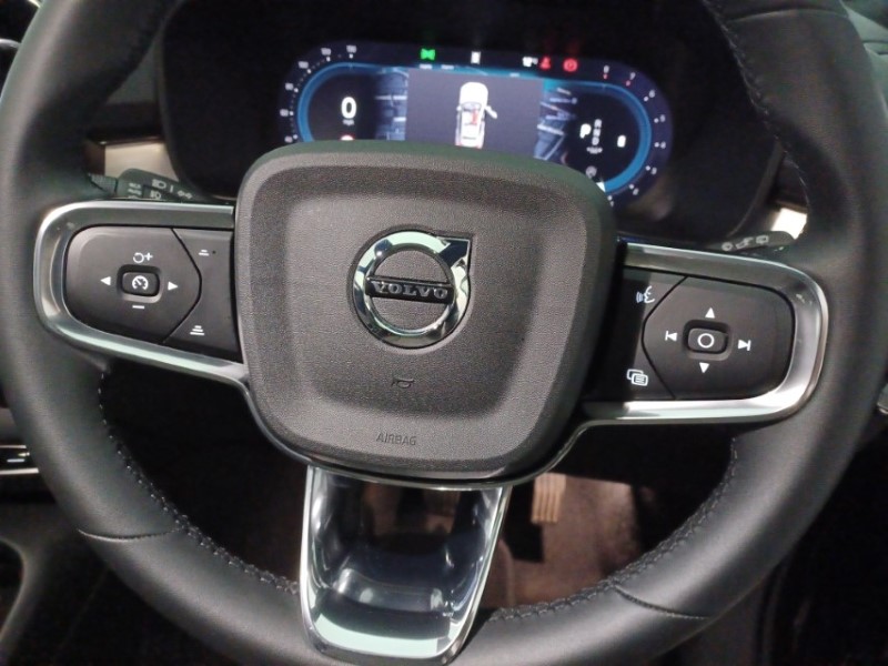 2024 (24) VOLVO XC40 2.0 B4P Plus Dark 5dr Auto 4588882