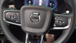 2024 (24) VOLVO XC40 2.0 B4P Plus Dark 5dr Auto 4588882