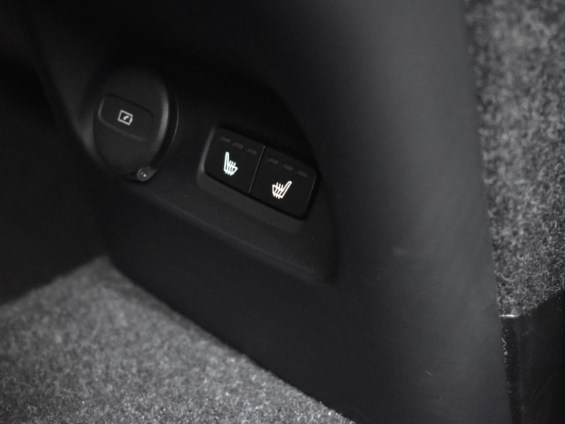 2024 (24) VOLVO XC40 2.0 B4P Plus Dark 5dr Auto 4588913