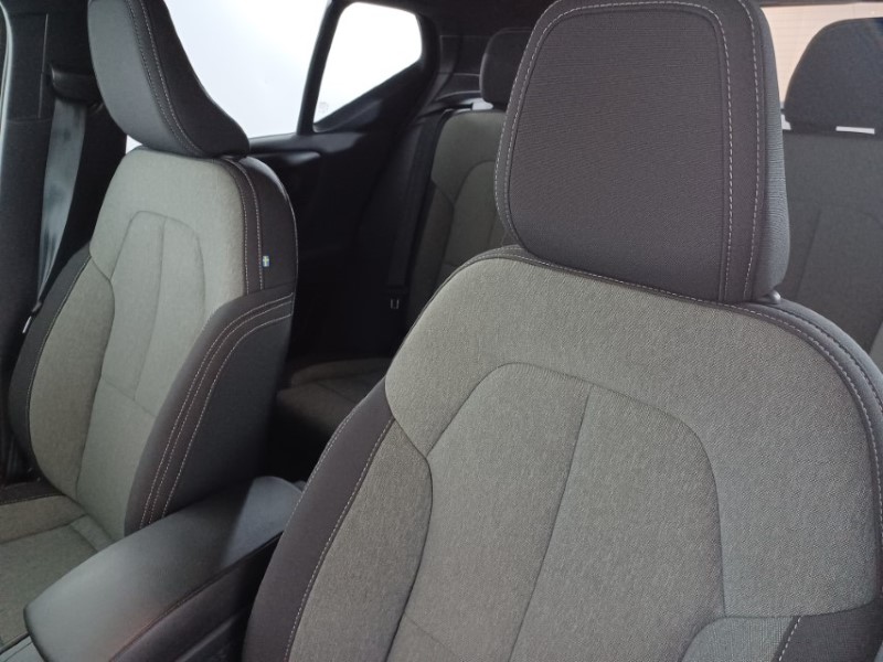 2024 (24) VOLVO XC40 2.0 B4P Plus Dark 5dr Auto 4588891