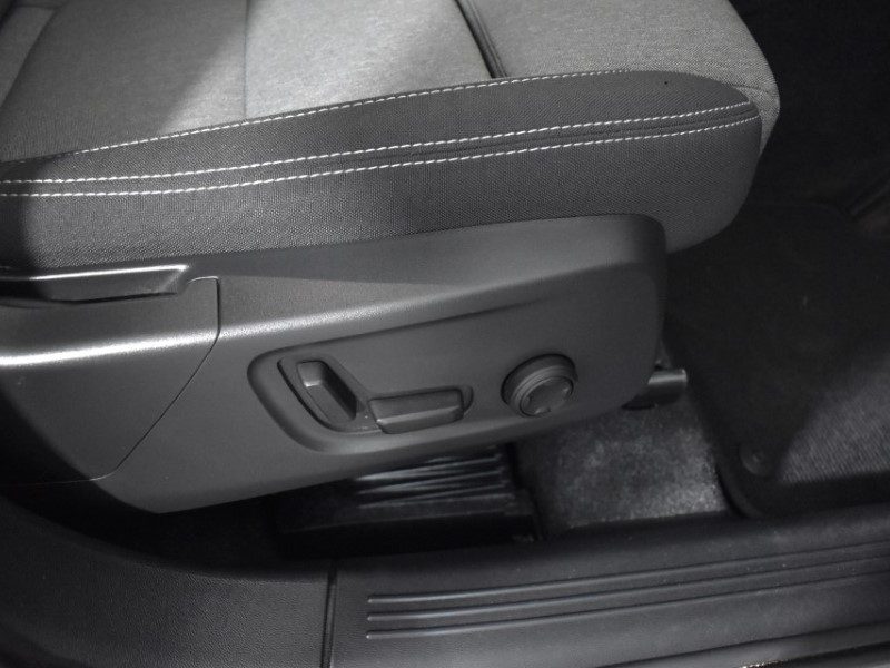 2024 (24) VOLVO XC40 2.0 B4P Plus Dark 5dr Auto 4588910