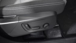 2024 (24) VOLVO XC40 2.0 B4P Plus Dark 5dr Auto 4588910