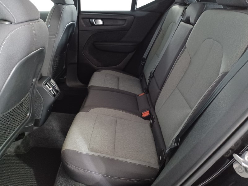 2024 (24) VOLVO XC40 2.0 B4P Plus Dark 5dr Auto 4588892