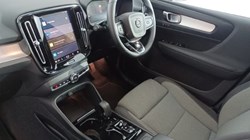 2024 (24) VOLVO XC40 2.0 B4P Plus Dark 5dr Auto 4588889