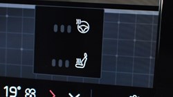 2024 (24) VOLVO XC40 2.0 B4P Plus Dark 5dr Auto 4588904