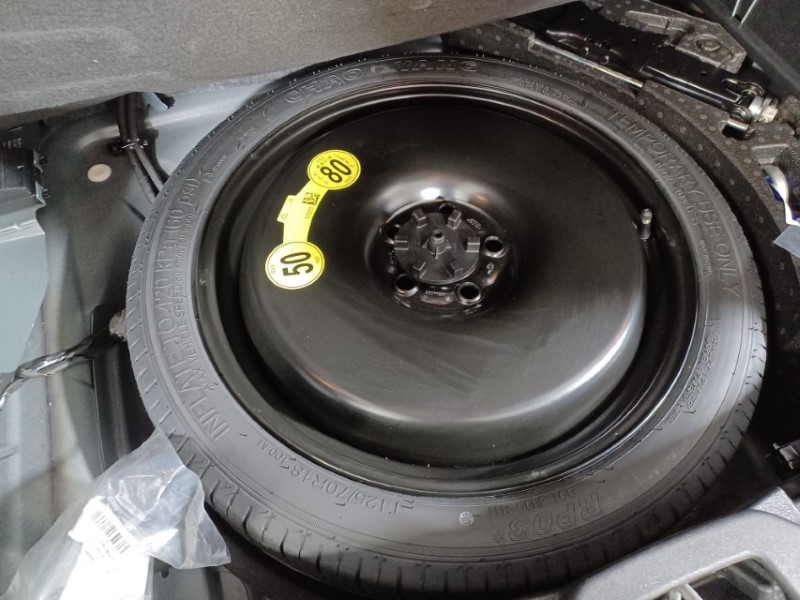 2024 (24) VOLVO XC40 2.0 B4P Plus Dark 5dr Auto 4588896