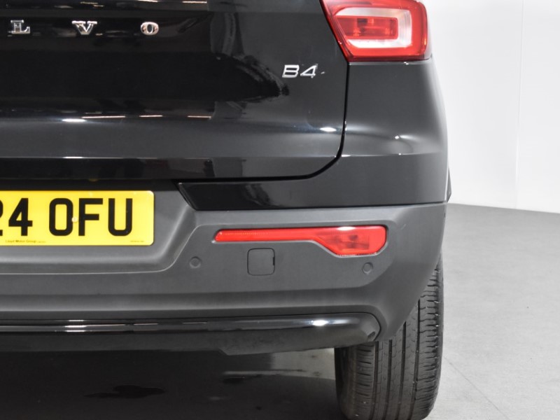 2024 (24) VOLVO XC40 2.0 B4P Plus Dark 5dr Auto 4588915