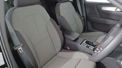 2024 (24) VOLVO XC40 2.0 B4P Plus Dark 5dr Auto 4588885