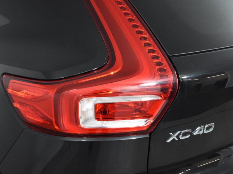 2024 (24) VOLVO XC40 2.0 B4P Plus Dark 5dr Auto 4588916