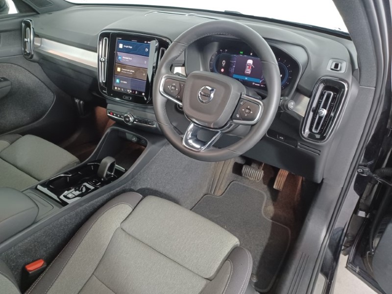 2024 (24) VOLVO XC40 2.0 B4P Plus Dark 5dr Auto 4588883