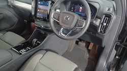 2024 (24) VOLVO XC40 2.0 B4P Plus Dark 5dr Auto 4588883