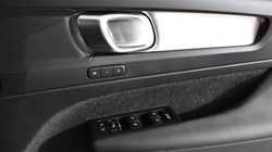 2024 (24) VOLVO XC40 2.0 B4P Plus Dark 5dr Auto 4588908