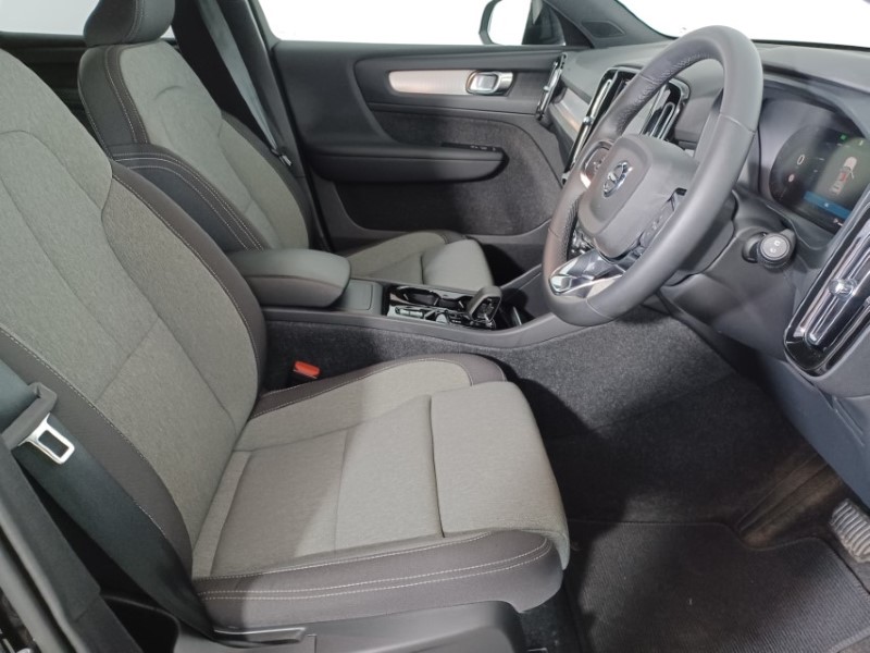 2024 (24) VOLVO XC40 2.0 B4P Plus Dark 5dr Auto 4588884