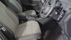 2025 (25) VOLVO XC40 2.0 B3P Core 5dr Auto 4616571