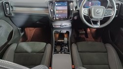 2024 (74) VOLVO XC40 2.0 B3P Plus Dark 5dr Auto 4612700