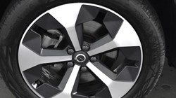 2024 (74) VOLVO XC40 2.0 B3P Plus Dark 5dr Auto 4612729