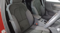 2024 (74) VOLVO XC40 2.0 B3P Plus Dark 5dr Auto 4612694
