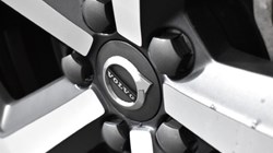 2024 (74) VOLVO XC40 2.0 B3P Plus Dark 5dr Auto 4612736