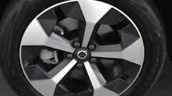 2025 (25) VOLVO XC40 2.0 B3P Plus Dark 5dr Auto 4612247