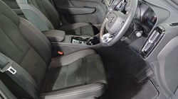 2025 (25) VOLVO XC40 2.0 B3P Plus Dark 5dr Auto 4612210
