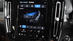 2025 (25) VOLVO XC40 2.0 B3P Plus Dark 5dr Auto 4612231