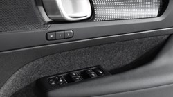 2025 (25) VOLVO XC40 2.0 B3P Plus Dark 5dr Auto 4612236