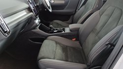 2025 (25) VOLVO XC40 2.0 B3P Plus Dark 5dr Auto 4612217
